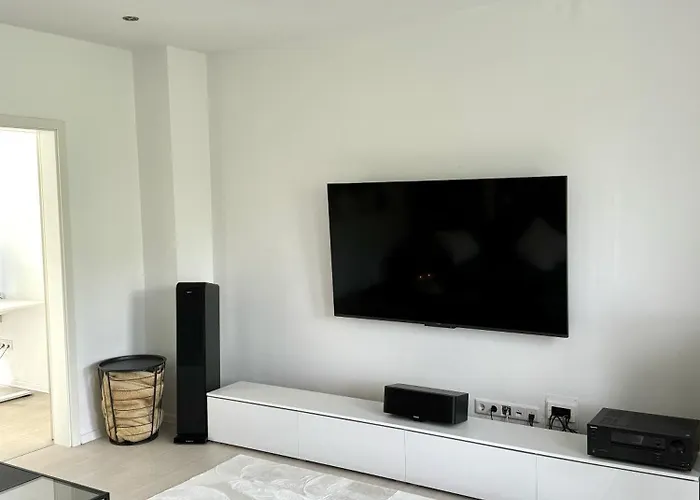 Exklusive Altbauwohnung Mit Whirlpool Und Kueche