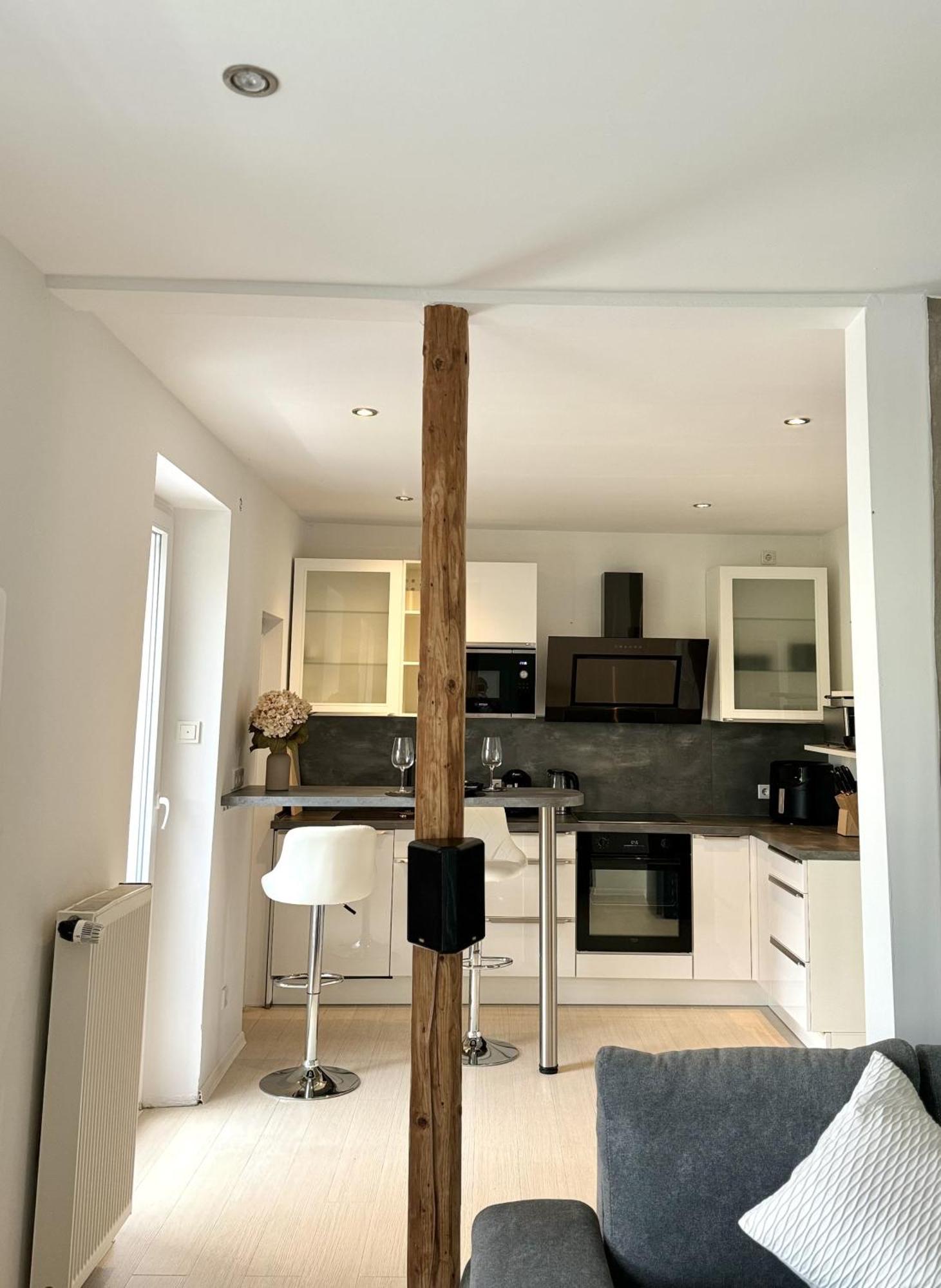 Exklusive Altbauwohnung Mit Whirlpool Und Kueche
