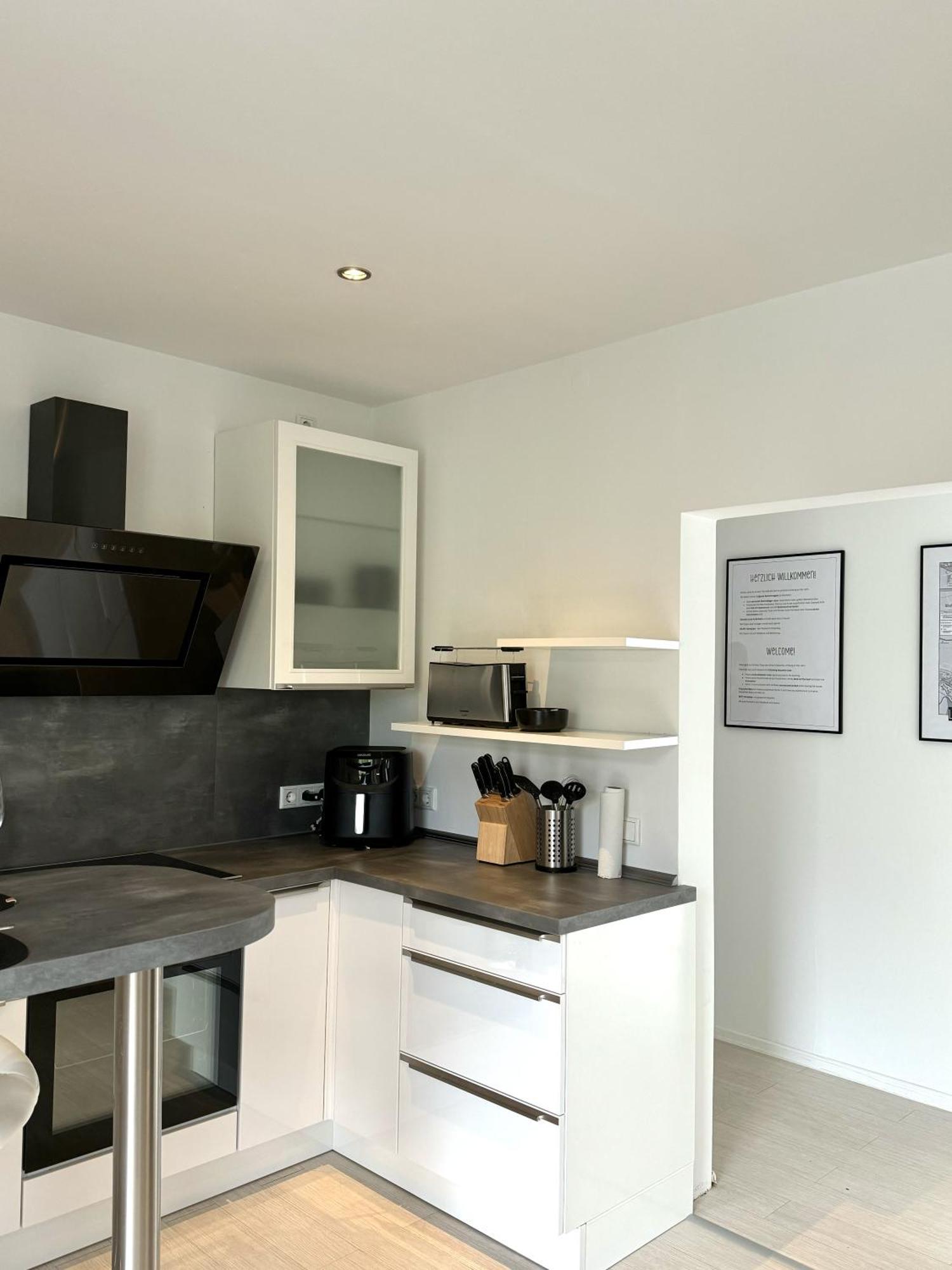 Exklusive Altbauwohnung Mit Whirlpool Und Kueche Appartement